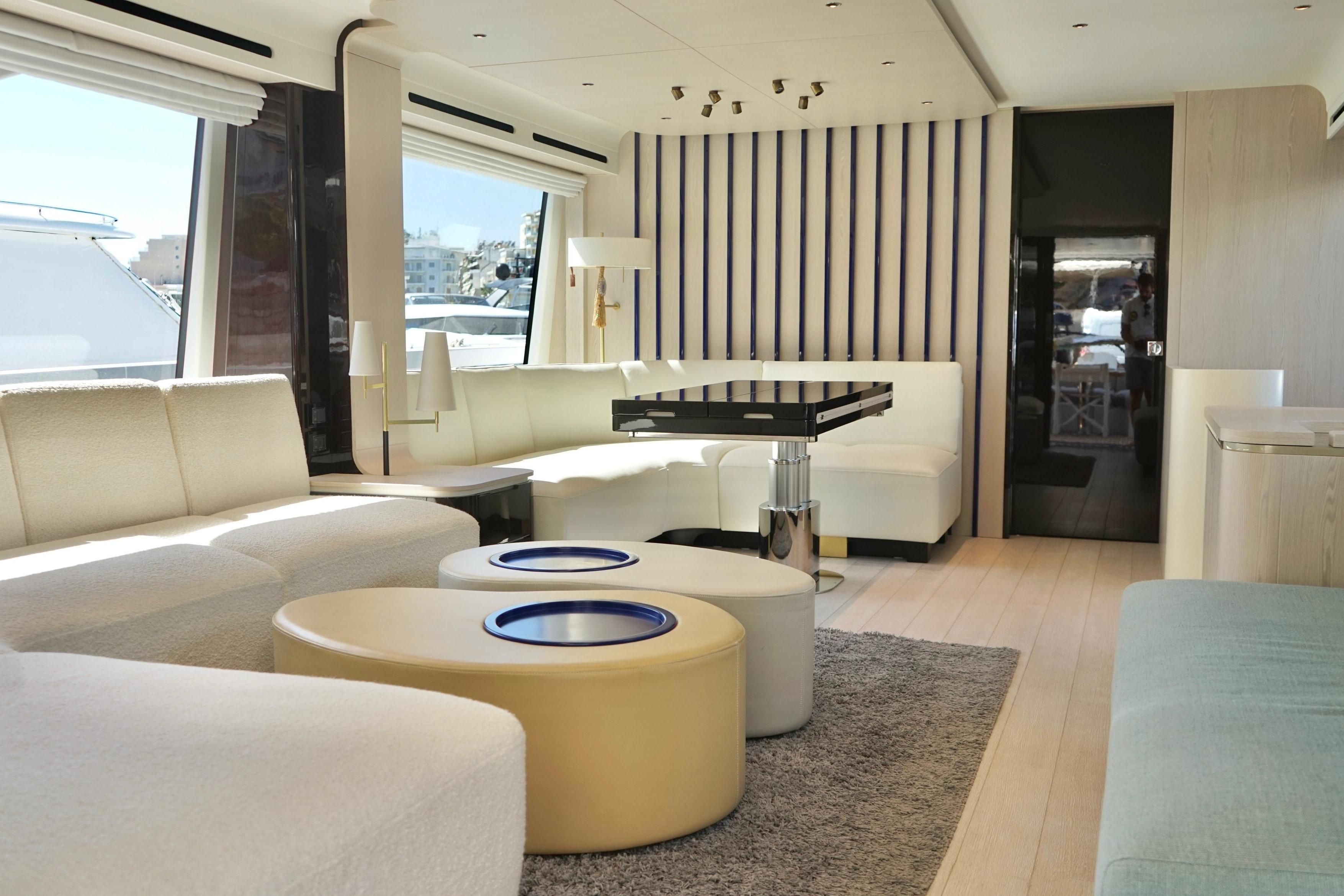 Azimut Fly 78 interior