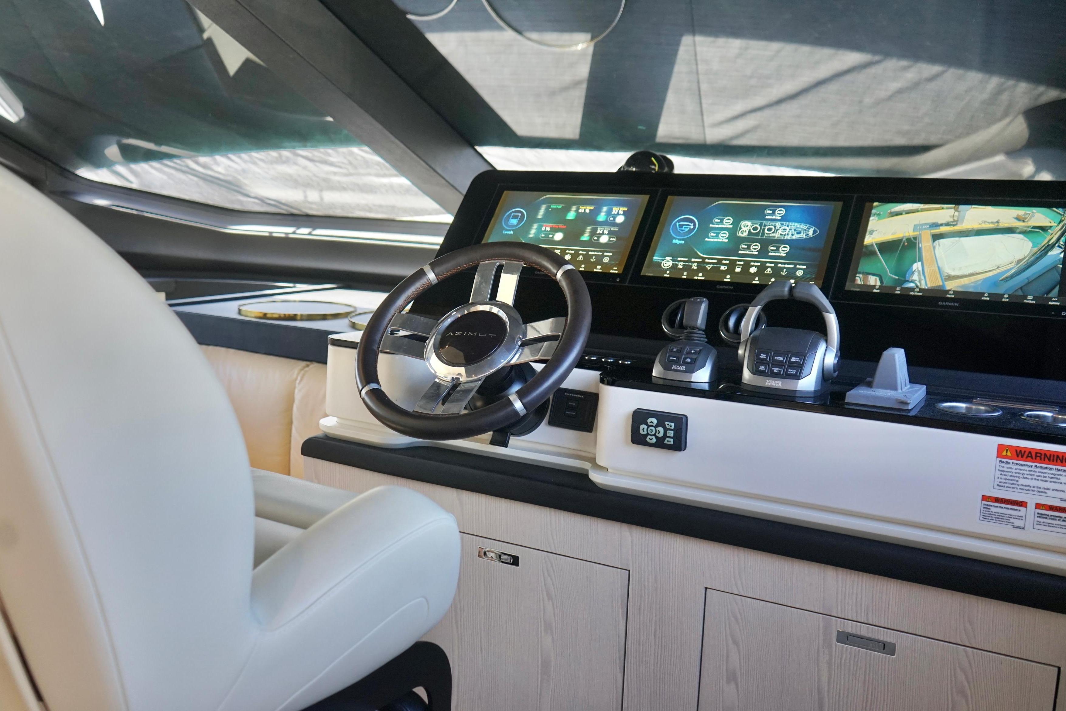 Azimut Fly 78 interior