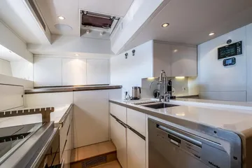 BEAUTIFUL DAY interior