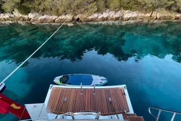 BEAUTIFUL DAY interior