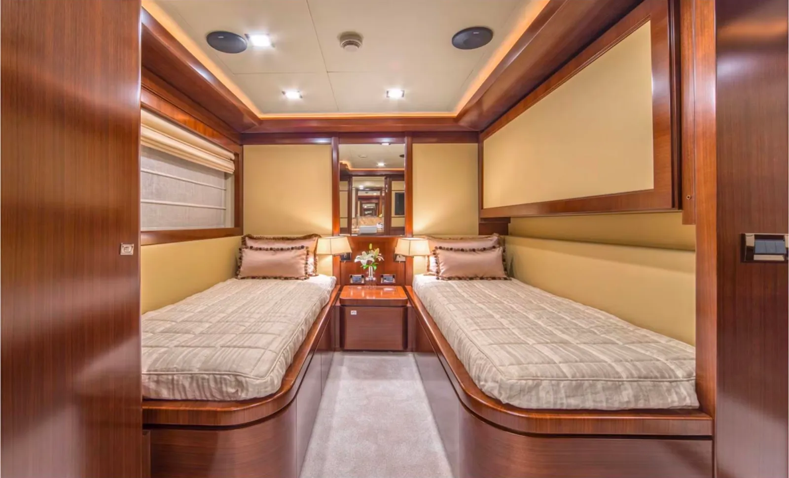 SEVENTH SENSE interior